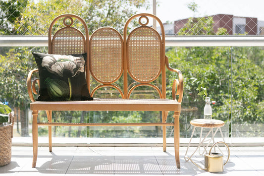 SILLA CESCA Y MESA CHILENA EXTENSIBLE . FOTO DE LA CASA DE JUANA