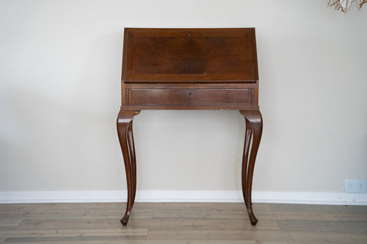 SECRETAIRE