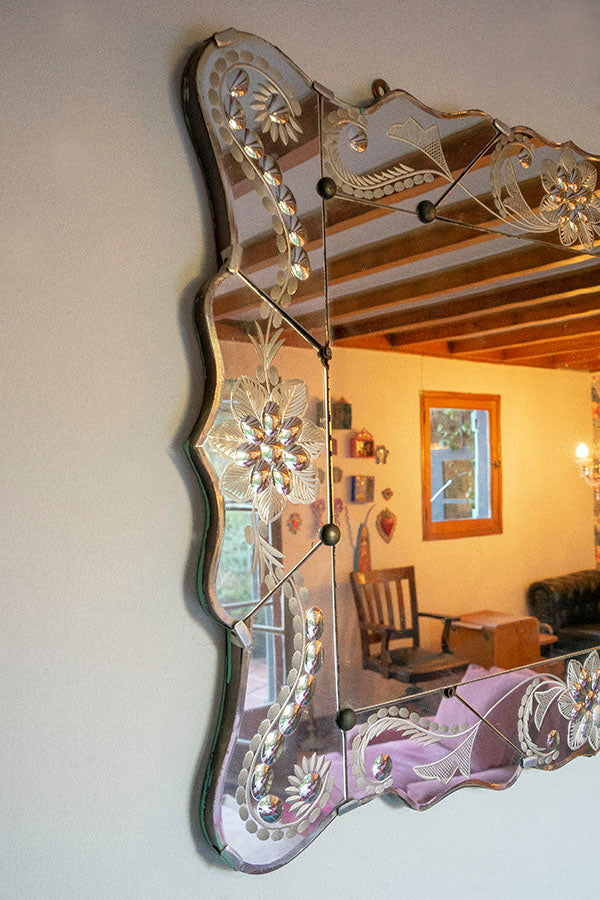 ESPEJO TALLADO FLORAL