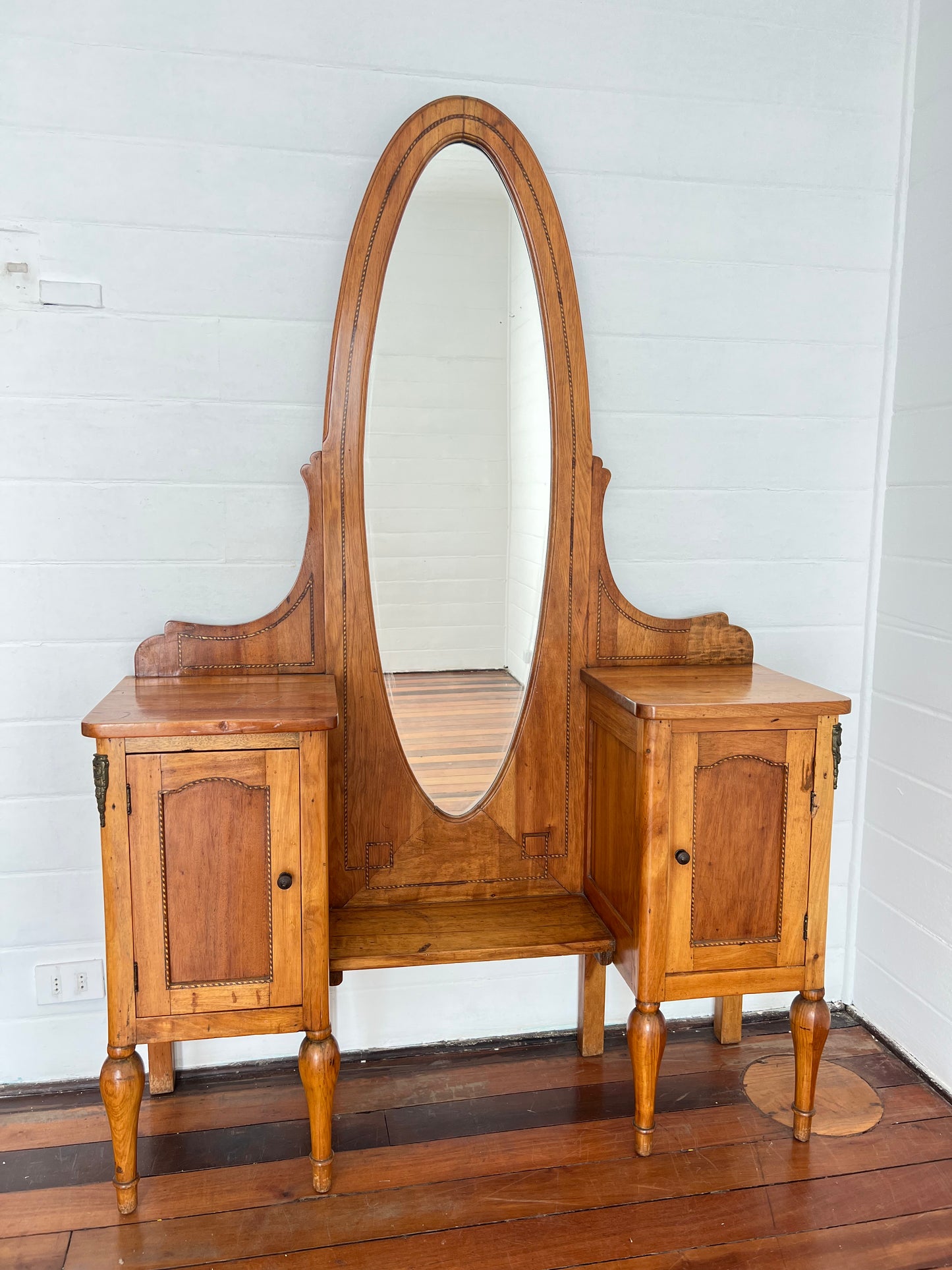 Tocador Lingue espejo ovalado