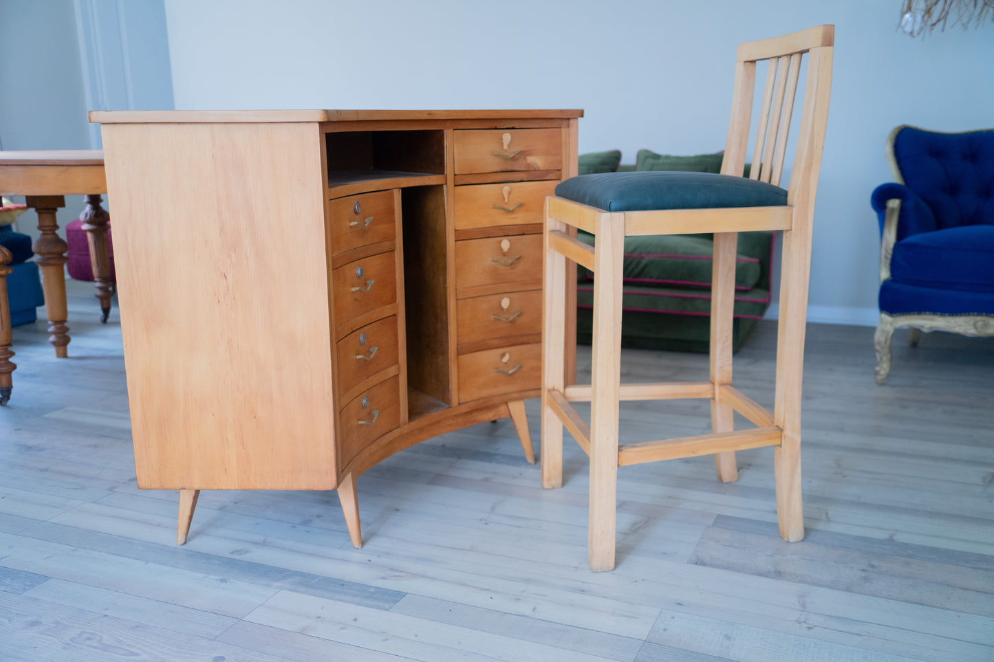 Mueble curvo cajones