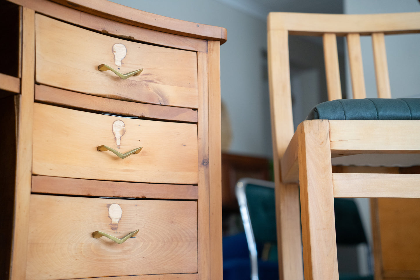 Mueble curvo cajones