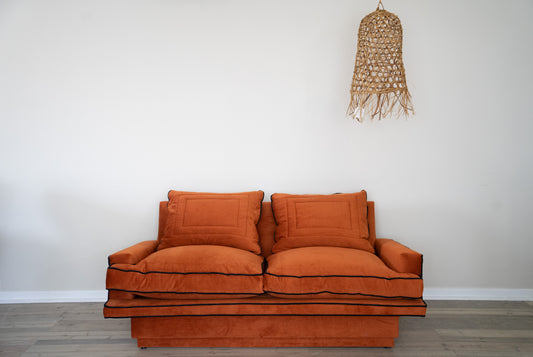 SOFA MATA DOS CUERPOS