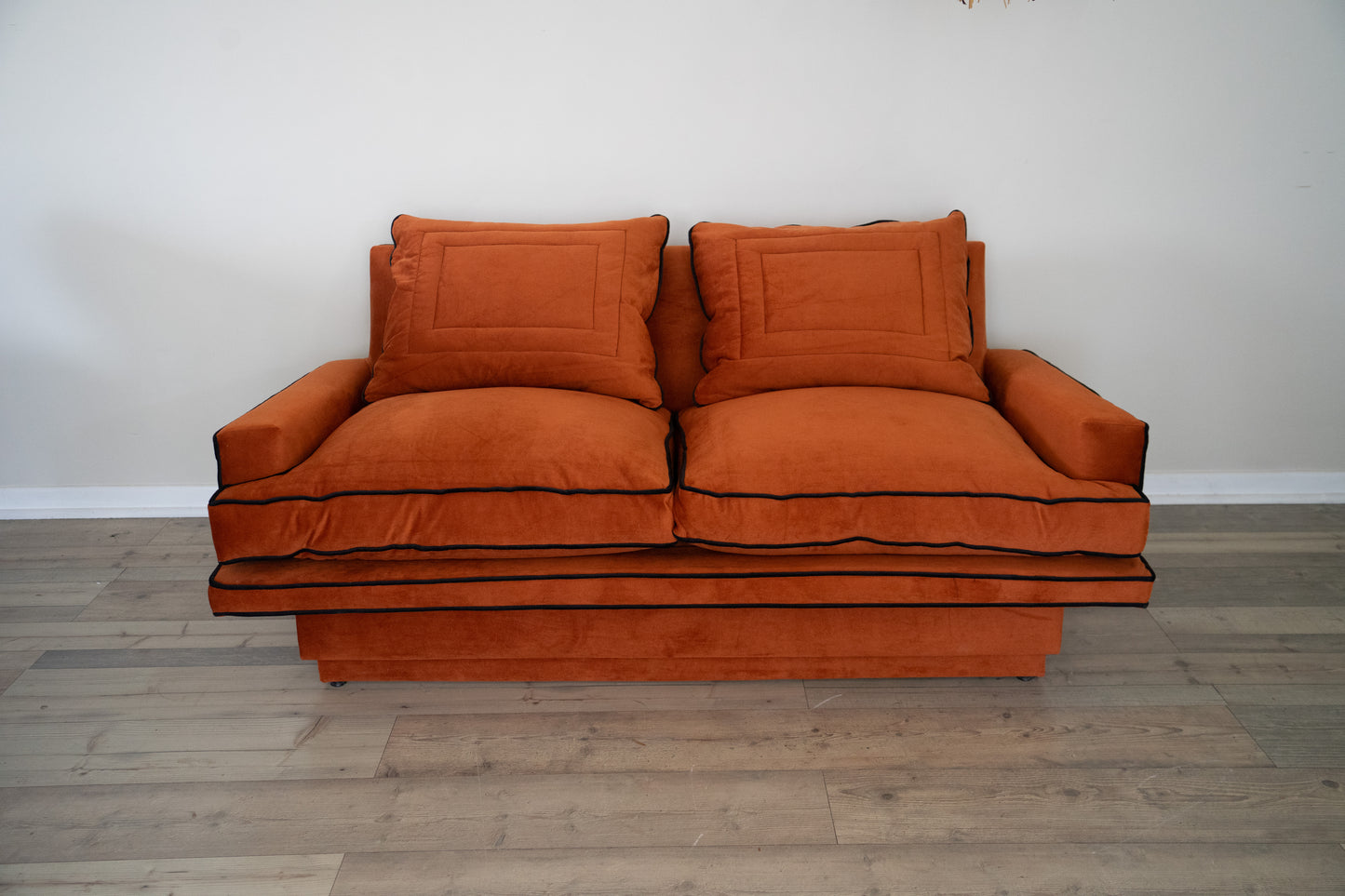 SOFA MATA DOS CUERPOS